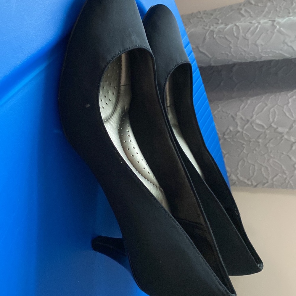 Heels - Picture 2 of 4